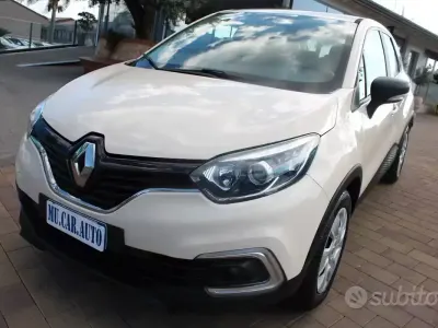 Usata Renault Captur Life 90 CV (66 kW) 2018 Beige SUV