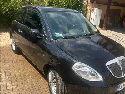 Usata Lancia Ypsilon 60 CV (44 kW) 2008 Nero Utilitaria