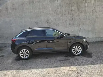 Usata VW T-Roc 116 CV (85 kW) 2024 Nero SUV