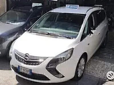Usata Opel Zafira Tourer 120 CV (88 kW) 2012 Bianco Monovolume