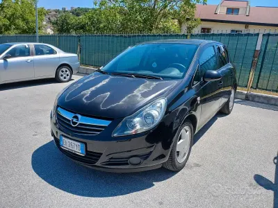 Usata Opel Corsa 75 CV (55 kW) 2010 Nero Utilitaria