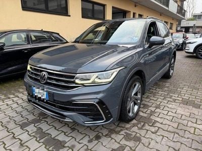 Usata VW Tiguan R-line 150 CV (110 kW) 2022 Grigio scuro SUV