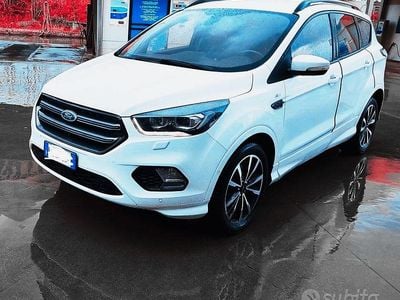 Usata Ford Kuga ST-Line 120 CV (88 kW) 2017 Bianco SUV
