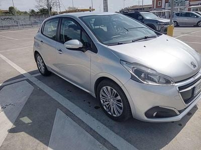 Gebraucht Peugeot 208 Allure 82 PS (60 kW) 2016 Silber Kleinwagen