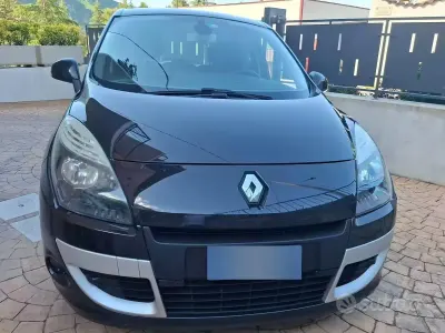 Usata Renault Scénic III Dynamique 110 CV (80 kW) 2010 Nero Monovolume