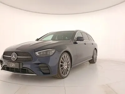Usata Mercedes E220 Premium Plus 194 CV (142 kW) 2020 Blu cavansite Station wagon