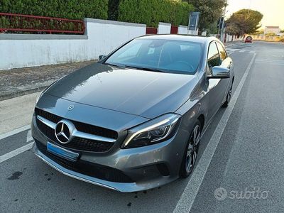 Usata Mercedes A180 109 CV (80 kW) 2017 Grigio Berlina