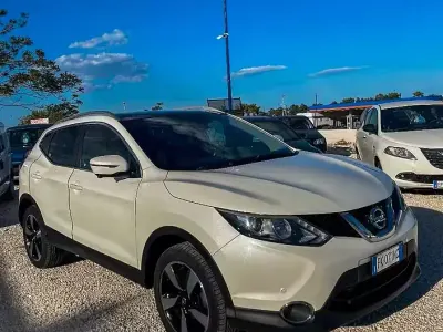 Gebraucht Nissan Qashqai Tekna+ 110 PS (80 kW) 2017 Weiß SUV