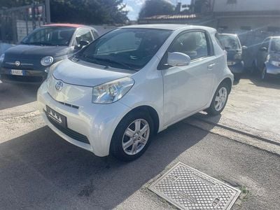 Usata Toyota iQ 68 CV (50 kW) 2009 Bianco Utilitaria