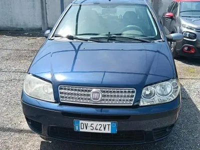 Usata Fiat Punto Classica 69 CV (50 kW) 2009 Blu Utilitaria