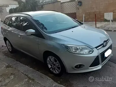 Usado Ford Focus 115 HP (84 kW) 2012 Cinzento Carrinha
