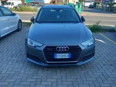 Usata Audi A4 Business Plus 190 CV (139 kW) 2019 Grigio Station wagon
