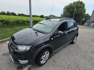 Usata Dacia Sandero Prestige 90 CV (66 kW) 2013 SUV