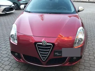 Usata Alfa Romeo Giulietta Distinctive 105 CV (77 kW) 2012 Rosso Utilitaria
