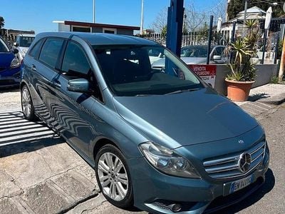 Usata Mercedes B180 Premium 148 CV (108 kW) 2013 Blu Monovolume
