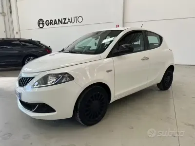 Gebraucht Lancia Ypsilon S 70 PS (51 kW) 2022 Weiß Kleinwagen