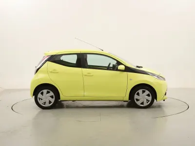 Usata Toyota Aygo Cool 69 CV (50 kW) 2017 Giallo/orogiallo/oro Utilitaria