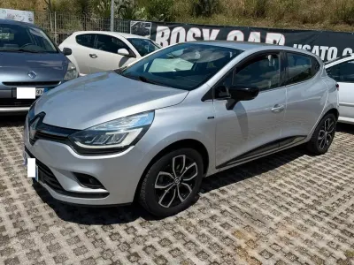 Begagnad Renault Clio IV 75 HK (55 kW) 2019 Grå Sedan