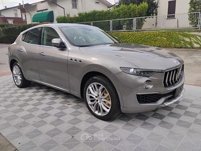 Usata Maserati Levante GranLusso 275 CV (202 kW) 2019 Grigio SUV