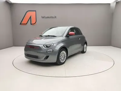 Usata Fiat 500e Red 42 kW (58 CV) 2021 Mineral grey Utilitaria