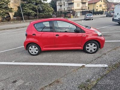 Usata Toyota Aygo 68 CV (50 kW) 2009 Rosso Utilitaria