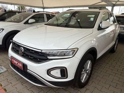 Usata VW T-Roc Life 110 CV (80 kW) 2022 Bianco SUV
