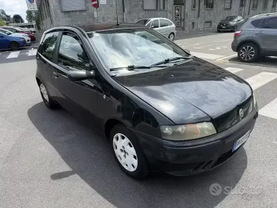 Usata Fiat Punto 60 CV (44 kW) 2001 Nero Utilitaria