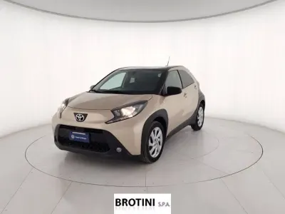 Usata Toyota Aygo X Trend 72 CV (52 kW) 2022 Bronzo SUV