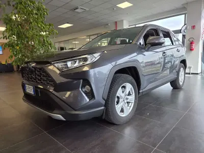Usata Toyota RAV4 Hybrid Active 178 CV (130 kW) 2021 Grigio SUV