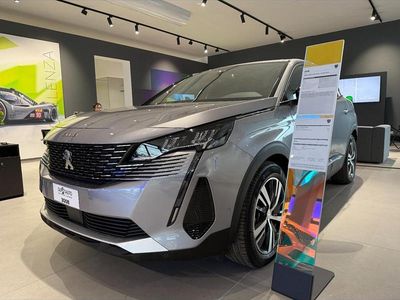Usata Peugeot 3008 Allure 302 CV (222 kW) 2024 Grigio SUV