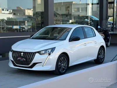 Usata Peugeot 208 Allure 102 CV (75 kW) 2022 Bianco Utilitaria