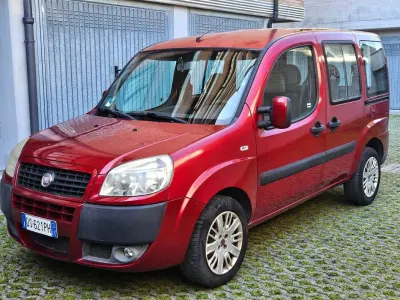 Käytetty Fiat Doblò Dynamic 77 HP (56 kW) 2007 Punainen Tila-auto