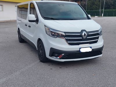 usata Renault Trafic passo lungo 9 posti