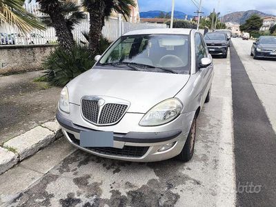 Usata Lancia Ypsilon 69 CV (50 kW) 2006 Grigio Utilitaria