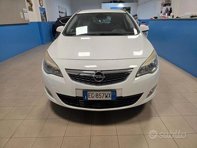 Usata Opel Astra Cosmo 110 CV (80 kW) 2011 Bianco Station wagon