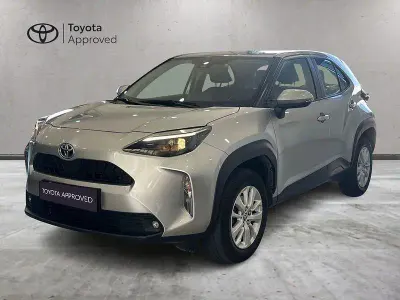 Usata Toyota Yaris Cross Active 116 CV (85 kW) 2022 Grigio SUV