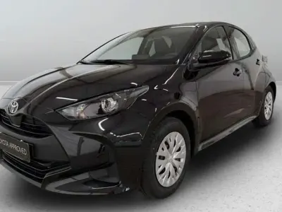 Nuova Toyota Yaris Hybrid Active 92 CV (67 kW) 2026 Nero Berlina