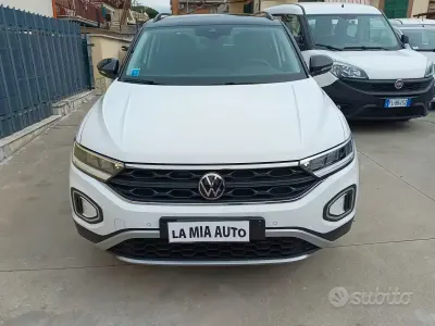 Usata VW T-Roc 150 CV (110 kW) 2023 Bianco SUV