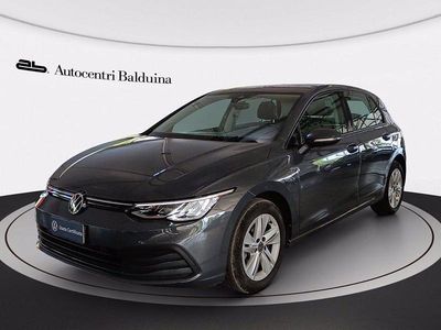 Dolphin grey Usata 2022 VW Golf Life Berlina | 20.400 € (Buon prezzo)