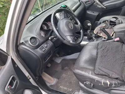 Gebraucht Toyota RAV4 Sol 116 PS (85 kW) 2005 Silber SUV