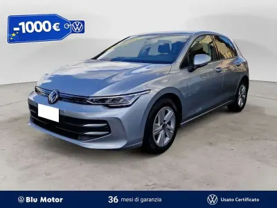 Usata VW Golf VIII Life 116 CV (85 kW) 2025 Dolomite silver metallizzato Berlina