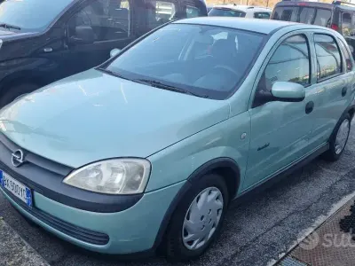Usado Opel Corsa Club 75 CV (55 kW) 2002 Verde Utilitario