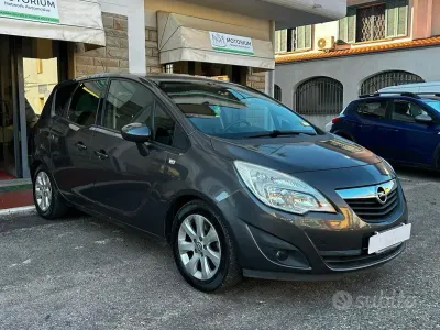 Usata Opel Meriva Cosmo 120 CV (88 kW) 2012 Grigio Monovolume