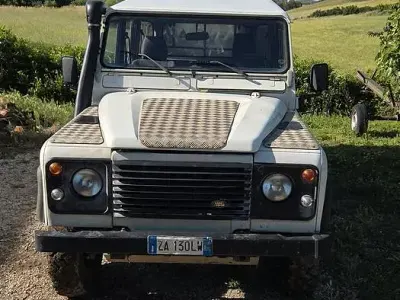 Usata Land Rover Defender 122 CV (89 kW) 1999 Bianco SUV