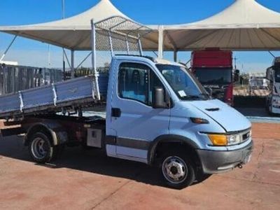 usata Iveco Daily Telaio 35C9 2.8 D PC-RG Cabinato del 2002 usata a Surano