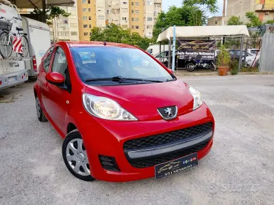 Usata Peugeot 107 68 CV (50 kW) 2009 Rosso Utilitaria
