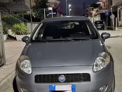 Usata Fiat Grande Punto Emotion 90 CV (66 kW) 2006 Utilitaria