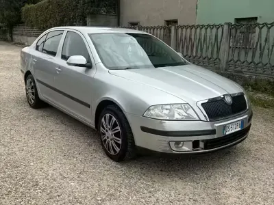 Käytetty Skoda Octavia 102 HP (75 kW) 2008 Harmaa Sedan