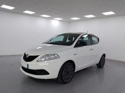 Usata Lancia Ypsilon Gold 69 CV (50 kW) 2020 Bianco Utilitaria
