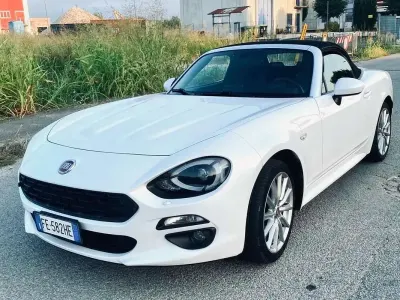Usata Fiat 124 Spider Lusso 140 CV (102 kW) 2016 Bianco Cabrio